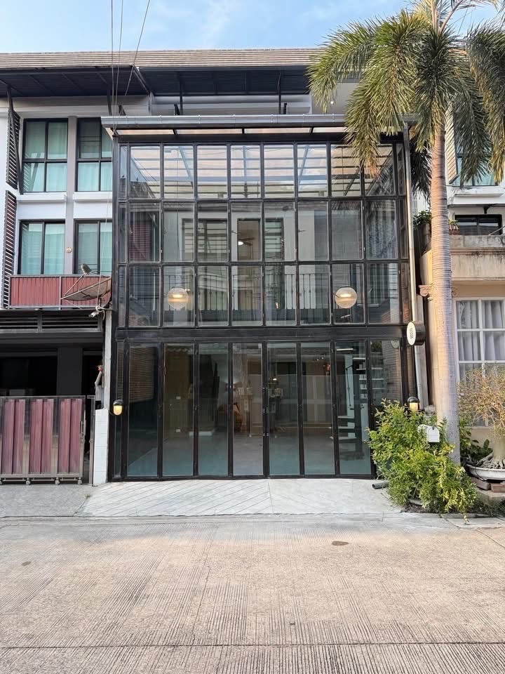 For sale Areeya Mova Kaset-Nawamin (Lat Pla Khao) For sale Areeya Mova Kaset-Nawamin (Lat Pla Khao)
