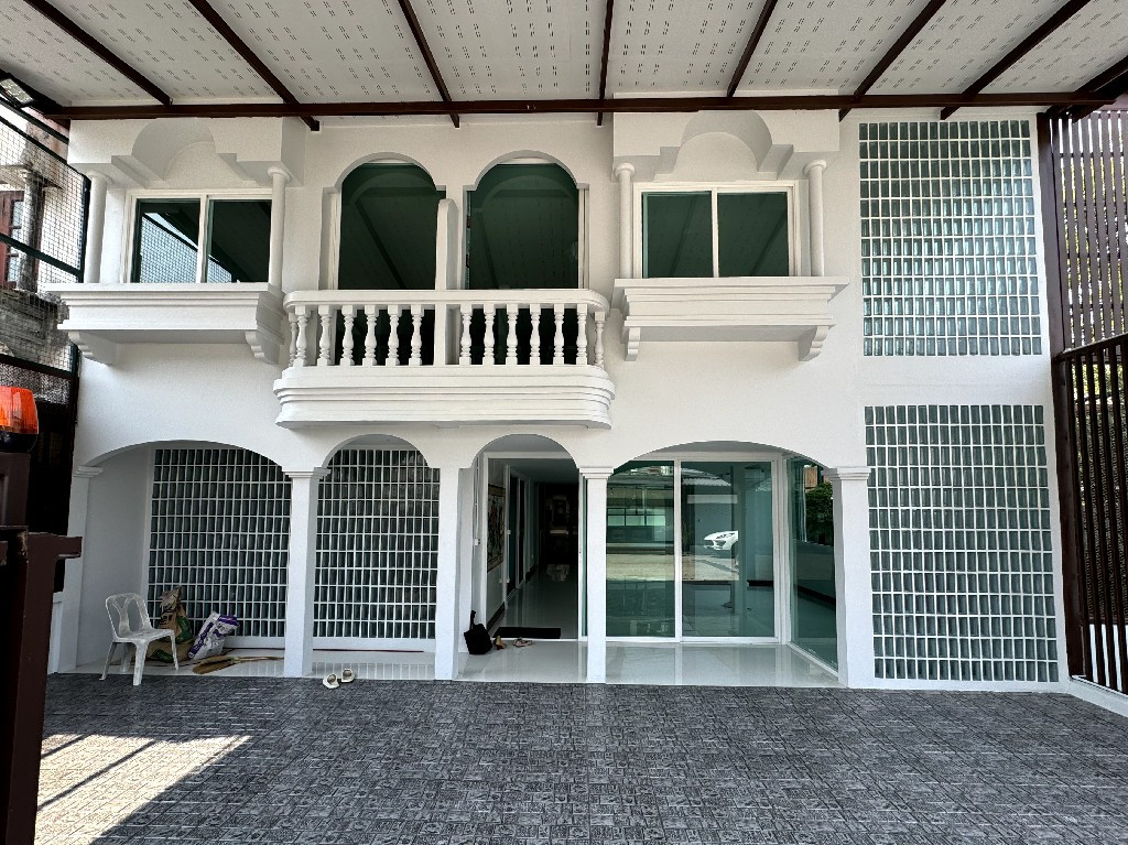 ให้เช่า Home Office / บ้านสำนักงาน พร้อมเข้าใช้งาน บ้านรีโนเวทใหม่ ทำเลนวมินทร์ ใกล้ถนนใหญ่เพียง 70 เมตร ให้เช่า Home Office / บ้านสำนักงาน พร้อมเข้าใช้งาน บ้านรีโนเวทใหม่ ทำเลนวมินทร์ ใกล้ถนนใหญ่เพียง 70 เมตร