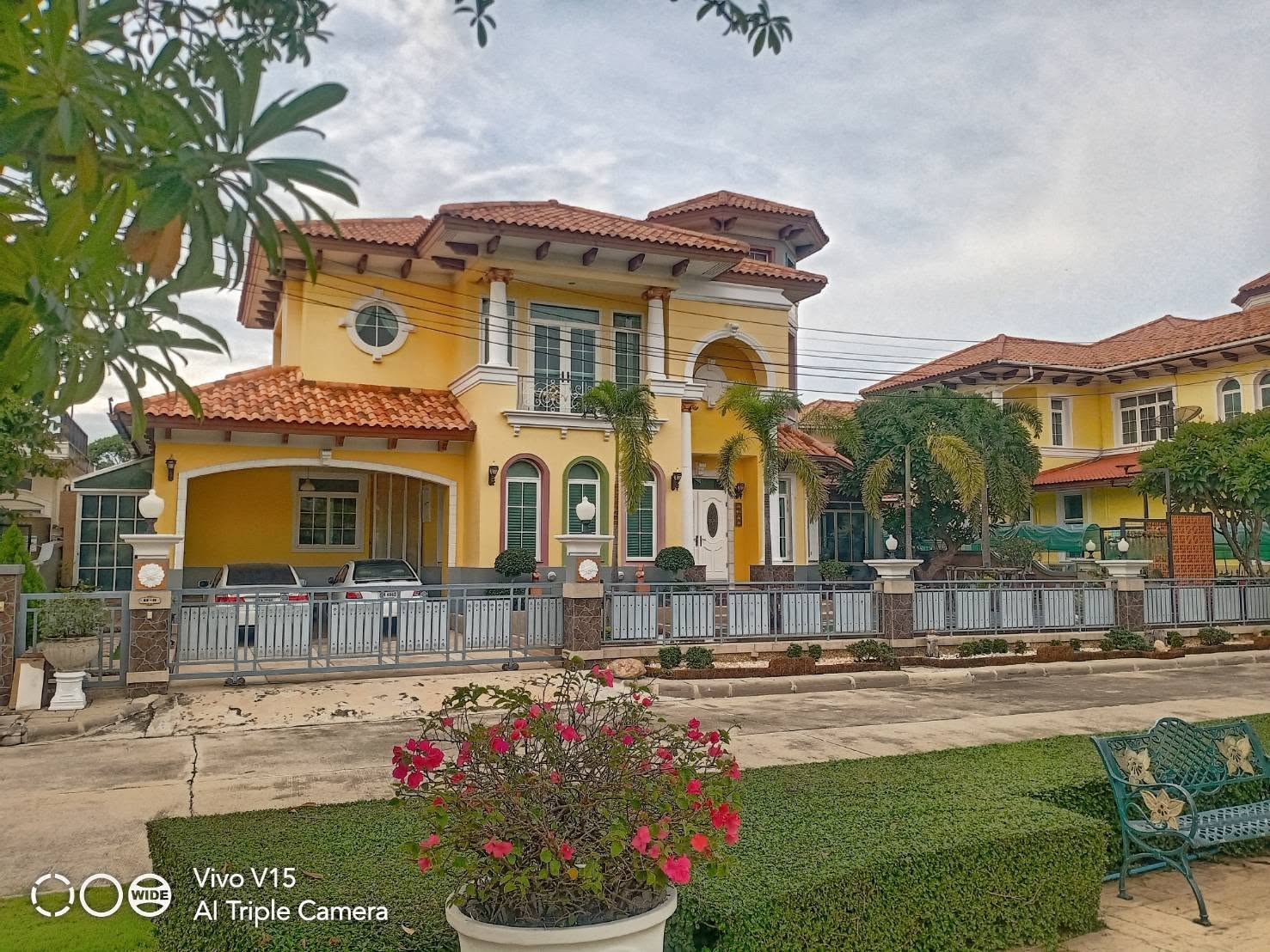 Luxury detached house for sale Narasiri Sathorn-Wongwaen Project, new condition.