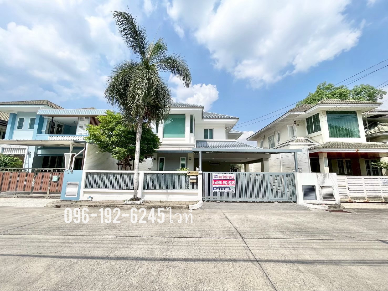 ขายด่วน! บ้านเดี่ยว 2 ชั้น รีโนเวทใหม่ทั้งหลัง หมู่บ้านเศรณี รามอินทรา 109 (พระยาสุเรนทร์ 30) ทำเลต้นซอย ใกล้รถไฟฟ้าสายสีชมพู และแฟชั่นไอส์แลนด์