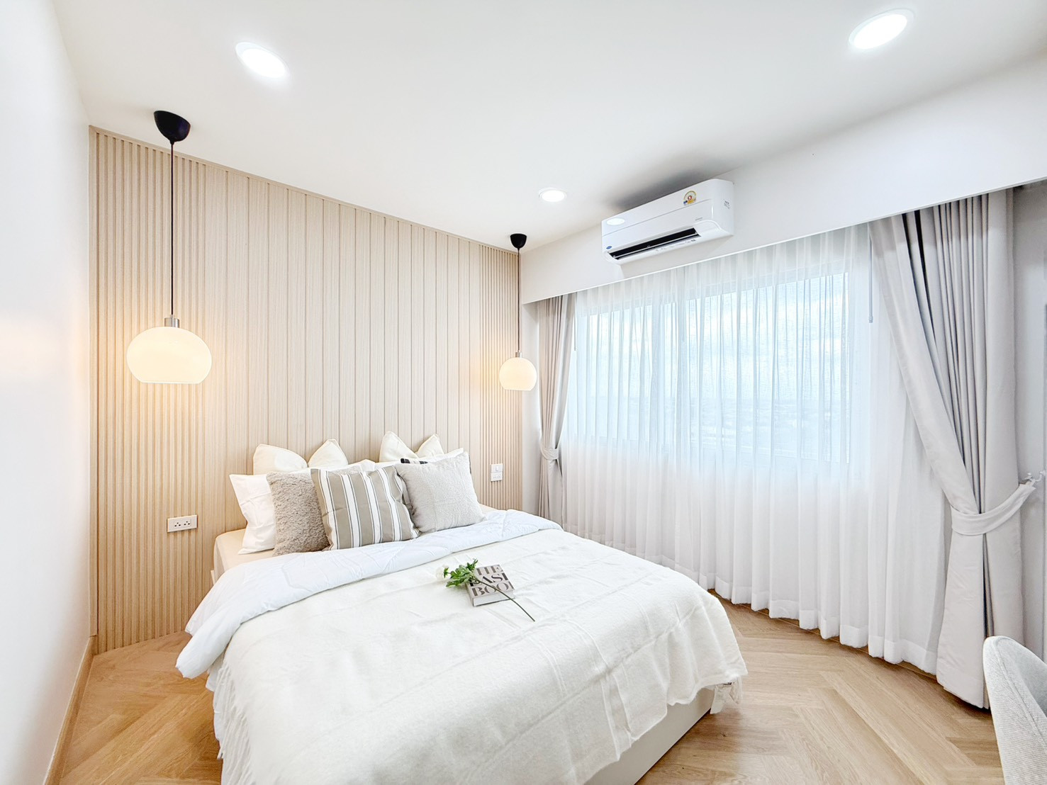ห้องรีโนเวทใหม่ คอนโด 2 ห้องนอน ขนาด 67 ตร.ม. ใกล้รถไฟฟ้าสายสีเหลือง เพียง 150 เมตร 