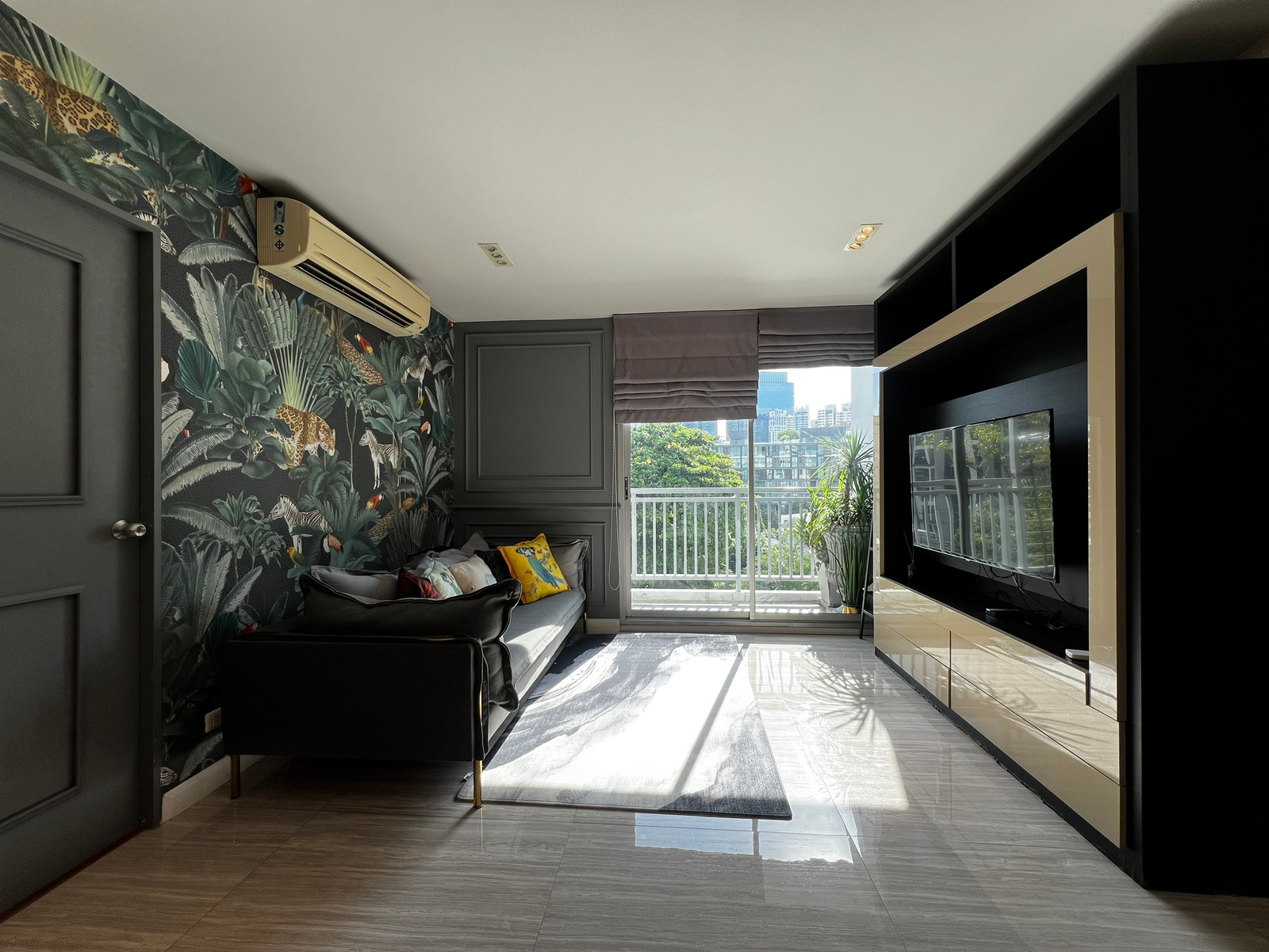 2-Bed Near BTS Thonglor | The Forty Nine Plus 2 Condo 2-Bed Near BTS Thonglor | The Forty Nine Plus 2 Condo