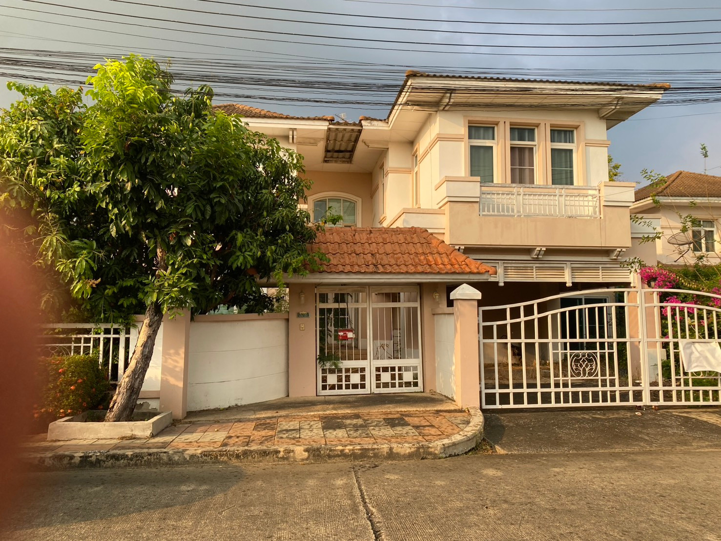 ขาย! บ้านเดี่ยวหลังใหญ่ 156 ตร.ว. โฮม ออน กรีน ธัญธานี (Home on Green) พื้นที่กว้าง บรรยากาศสนามกอล์ฟ ด้านหลังไม่ติดใคร ราคาคุ้มค่าที่สุดในย่าน!