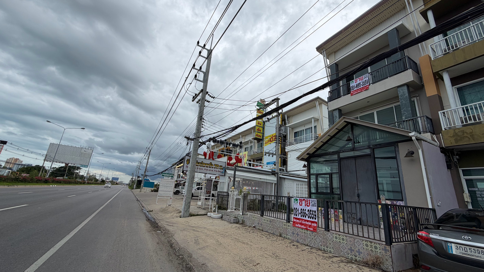 ขาย อาคารพาณิชย์ติดถนนเพชรเกษม ชะอำ หลังใหญ่ 38 ตรวา . ใกล้ร้านขนมปังฝรั่งเศษ – รูปที่ 3