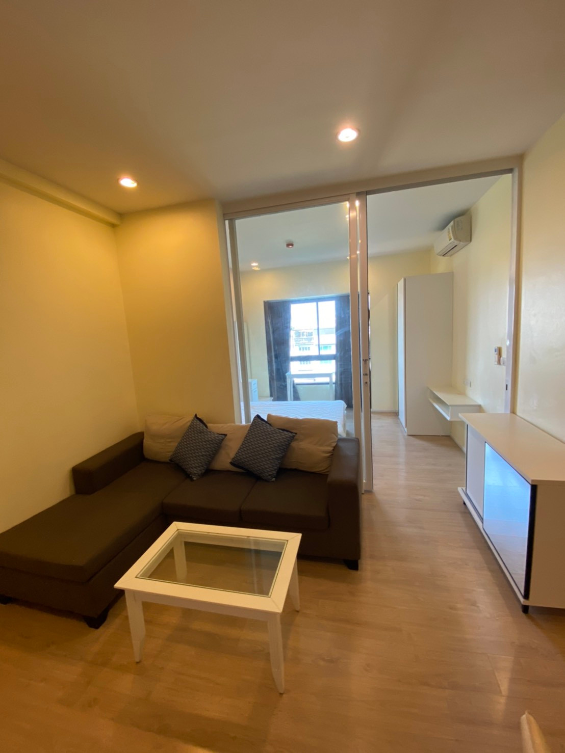 Condo S1 Rama 9, Soi Rama 9 45, for rent with furniture. Ready to move in Condo S1 Rama 9, Soi Rama 9 45, for rent with furniture. Ready to move in