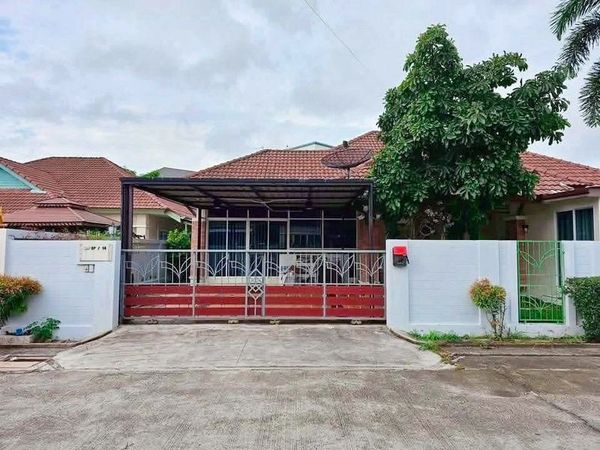 Single house for sale in Sriracha, 4 bedrooms, near J-Park, Natthawadee Village. Transfer fees waived.