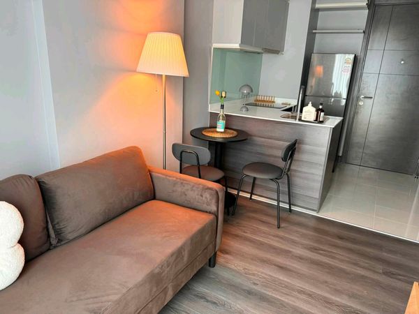 Condo for rent, Ceil By Sansiri, Ekkamai Soi 12, bedrooms and living room, spacious, airy, comfortable. Newly decorated room, beautiful, ready to move in.
