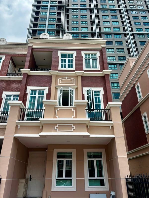 ให้เช่าทาวน์โฮมหรู 4 ชั้น สุขุมวิท 77 ใกล้ BTS อ่อนนุช และ Bangkok Prep พร้อมอยู่