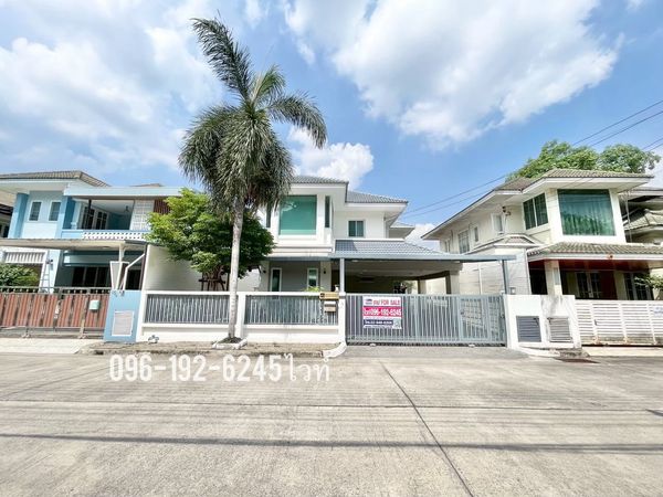 ขายด่วน! บ้านเดี่ยว 2 ชั้น รีโนเวทใหม่ทั้งหลัง หมู่บ้านเศรณี รามอินทรา 109 (พระยาสุเรนทร์ 30) ทำเลต้นซอย ใกล้รถไฟฟ้าสายสีชมพู และแฟชั่นไอส์แลนด์