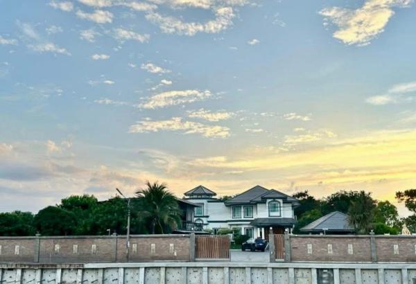 For Sale Exclusive Luxury Residence | Spacious 2-Storey Detached House with a Private Swimming Pool | Rangsit Khlong 2 , wide frontage , Khlong Song , khlong Luang , Pathum Thani , CX-166139