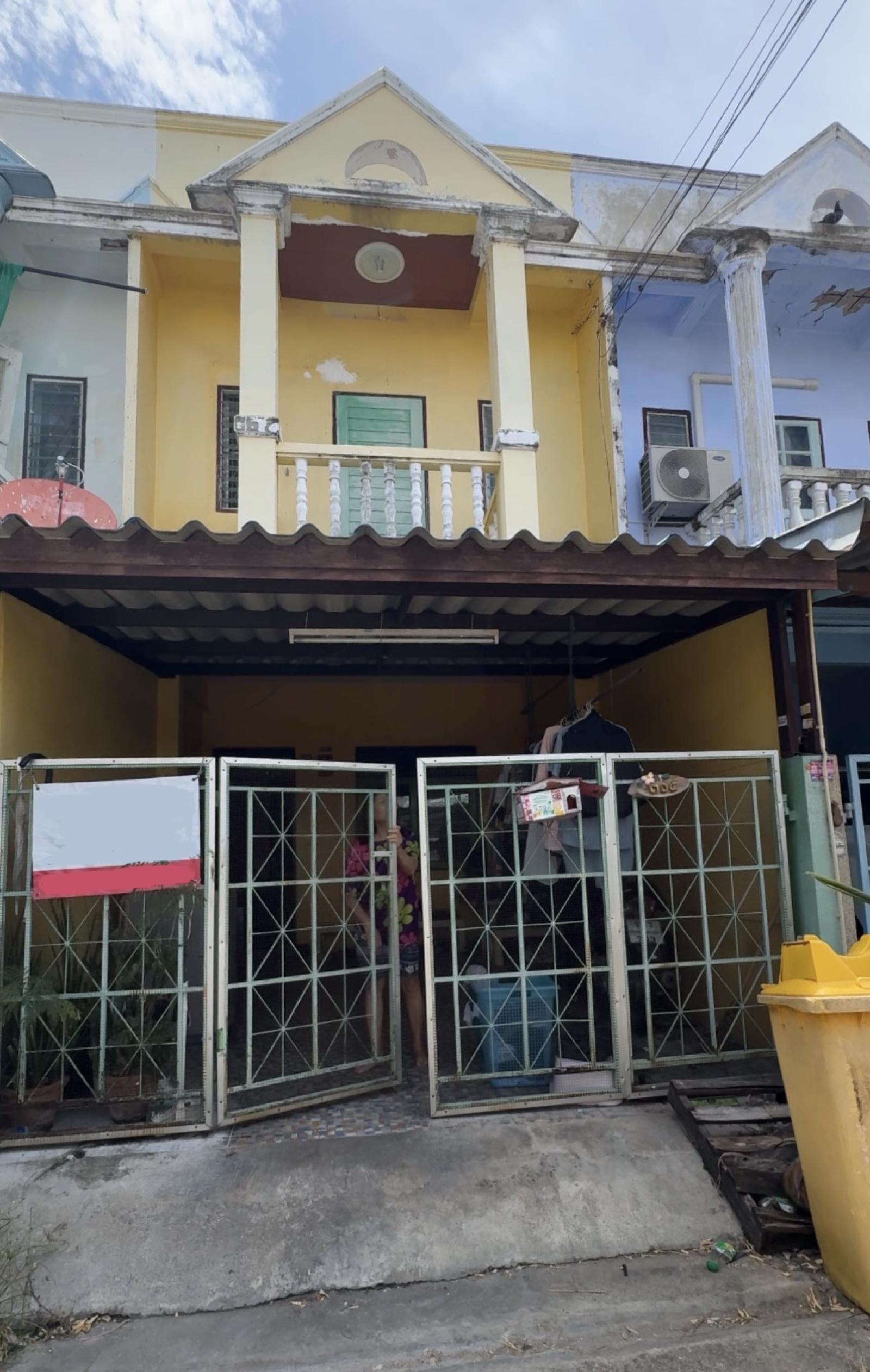 For Sale Townhouse/Townhome , Ban Wang Thong Phetkasem 77 , Nong Khaem , Nong Khaem , Bangkok , CX-166409 For Sale Townhouse/Townhome , Ban Wang Thong Phetkasem 77 , Nong Khaem , Nong Khaem , Bangkok , CX-166409