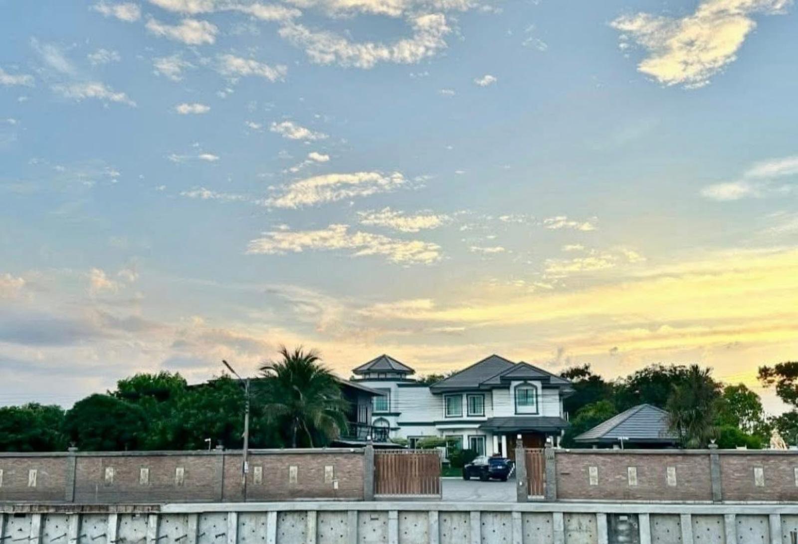 For Sale Exclusive Luxury Residence | Spacious 2-Storey Detached House with a Private Swimming Pool | Rangsit Khlong 2 , wide frontage , Khlong Song , khlong Luang , Pathum Thani , CX-166139
