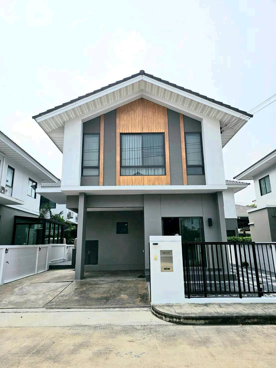Selling a 2-story semi-detached house, Perfect Park Village. Ratchaphruek-Pathumthan World Medical Hospital Chaengwattana, Pathum Thani Hospital, Central Chaengwattana Central Westgate-Pathum Market Makro, Big C Pathum, Robinson Ratchapruek, Pathum Wilai Selling a 2-story semi-detached house, Perfect Park Village. Ratchaphruek-Pathumthan World Medical Hospital Chaengwattana, Pathum Thani Hospital, Central Chaengwattana Central Westgate-Pathum Market Makro, Big C Pathum, Robinson Ratchapruek, Pathum Wilai