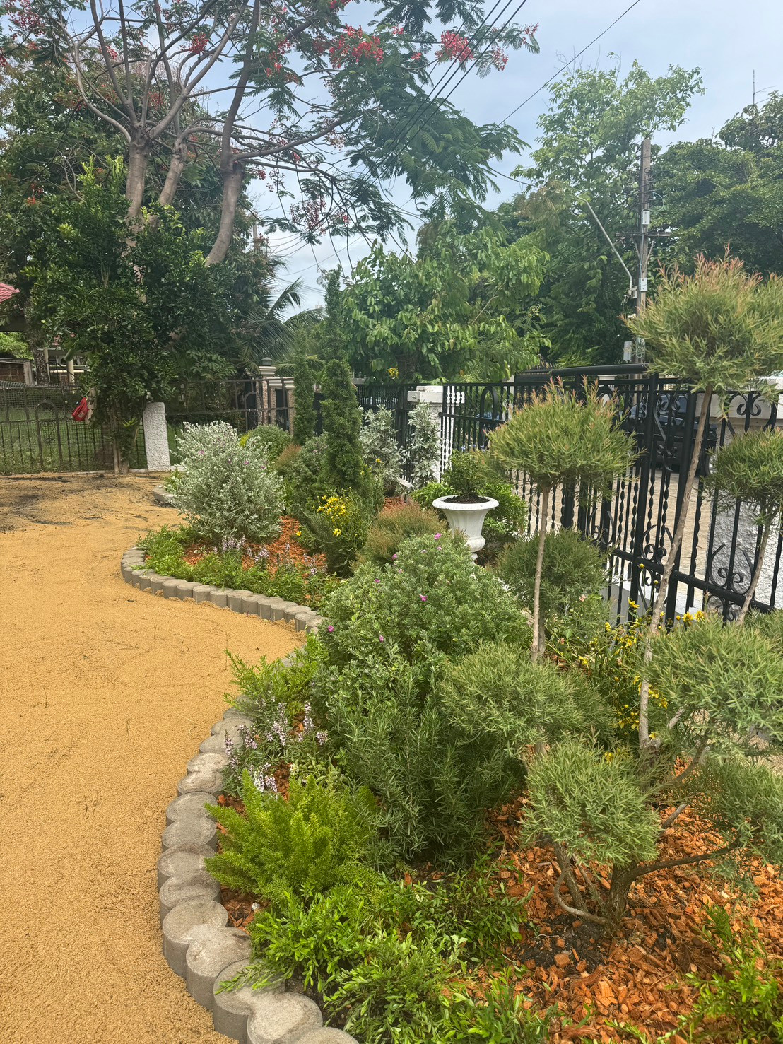 Luxury detached house for rent Ladawan Srinakarin Village, Soi Sri Dan 14, large house 119 sq m, near Mega Bangna and MRT Sri Dan Tel. 084-694-8888 💰 Rent only 90,000 baht / month. – รูปที่ 2