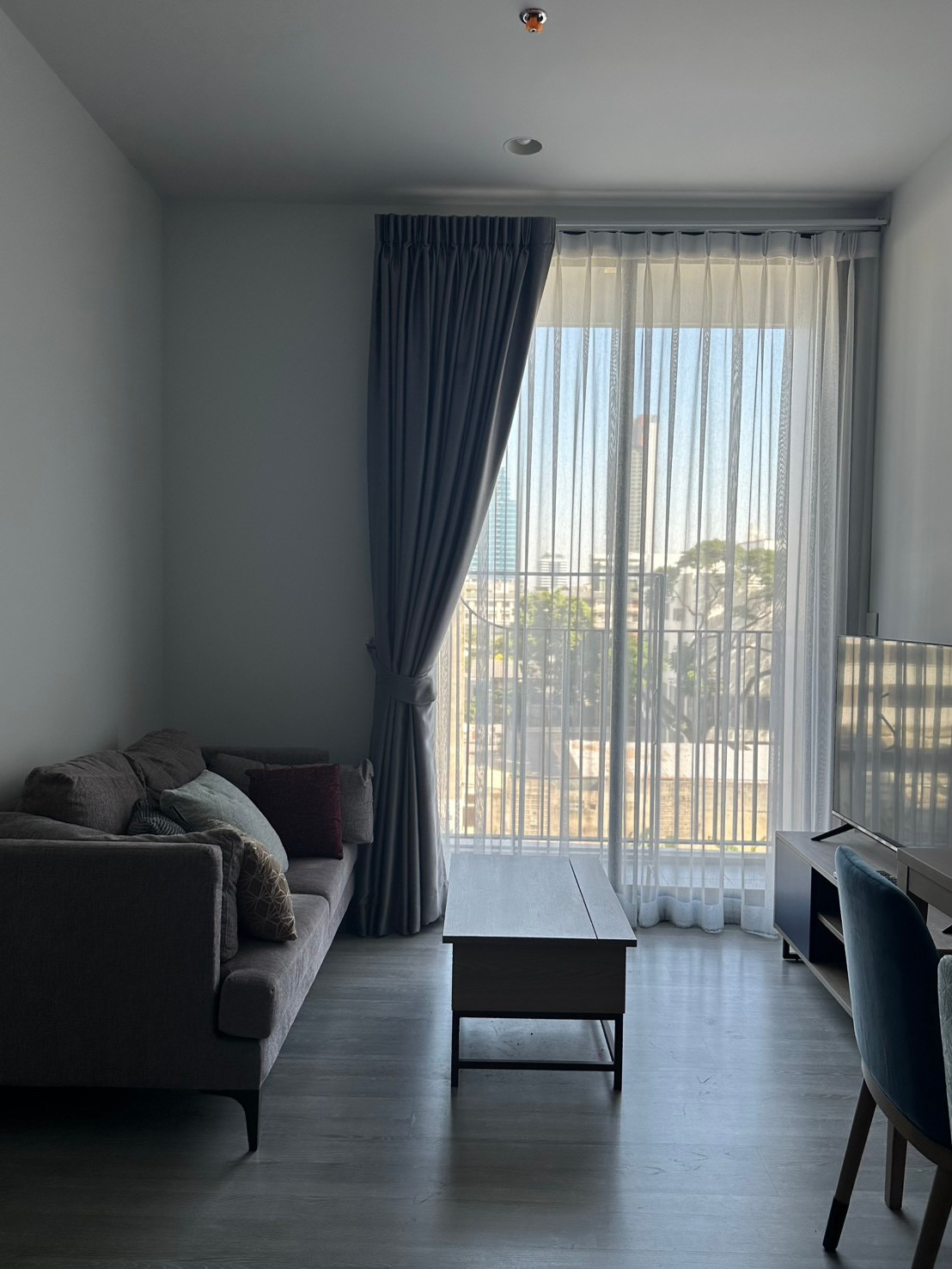 For rent!! Condo XT Ekkamai, fully furnished, in the heart of Ekkamai, ready to move in.