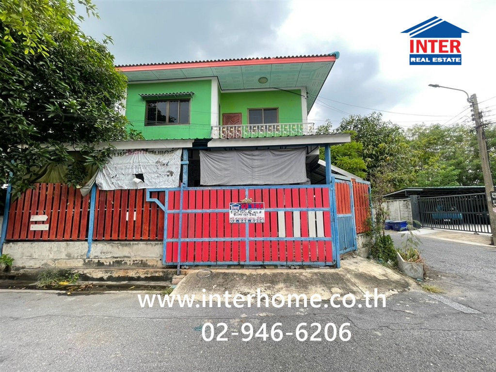 Townhome, 2 floors, 42 sq m, Permsin Village 3. Behind Auntie Phon Market Soi Phahonyothin 52, Intersection 33, Phahonyothin Road, Theparak Road, Sai Mai District, Bangkok