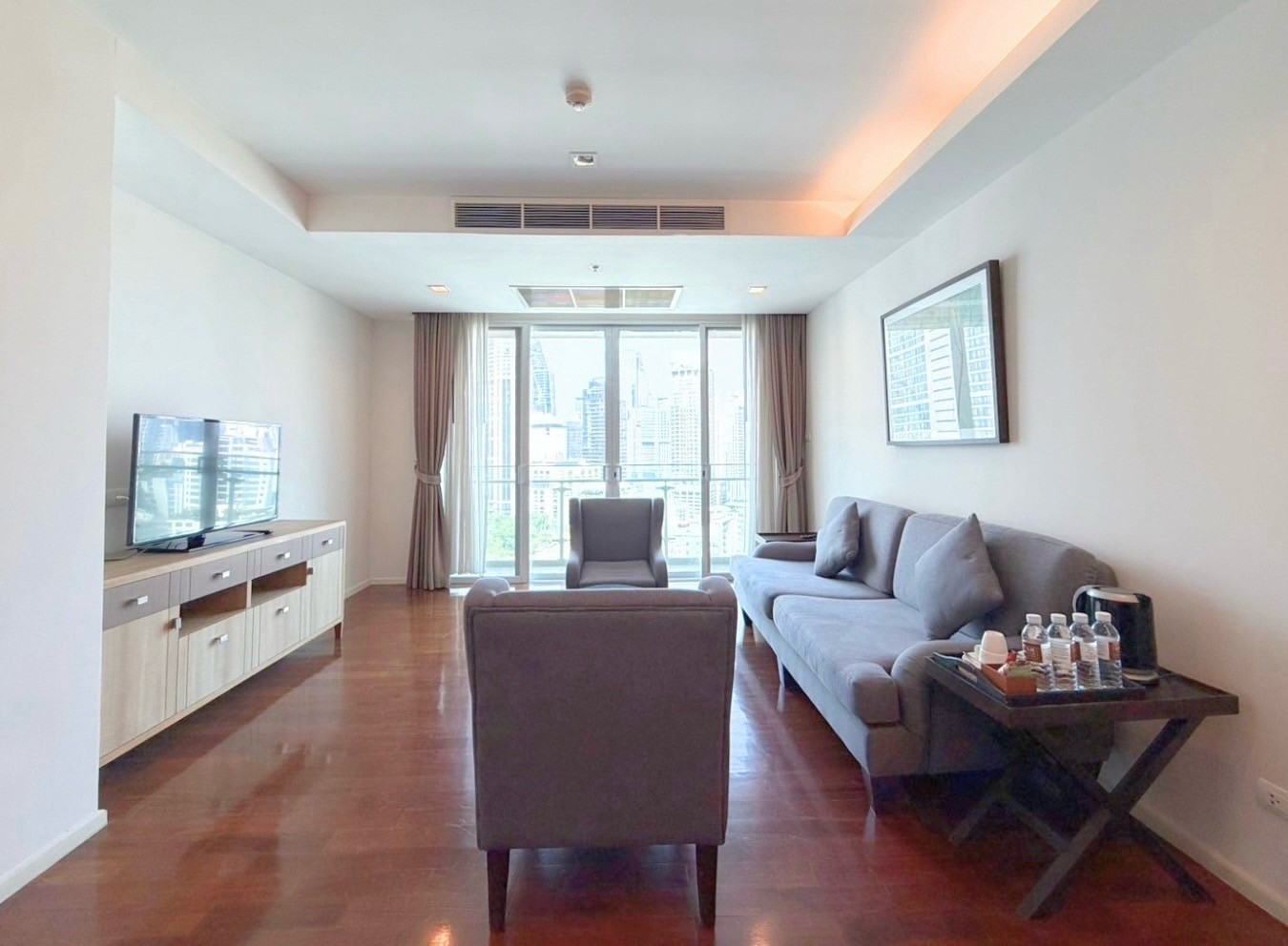 Executive 2BR Residence | Pet Friendly | Sukhumvit 20 | Near BTS Asoke &amp; Phrom Phong