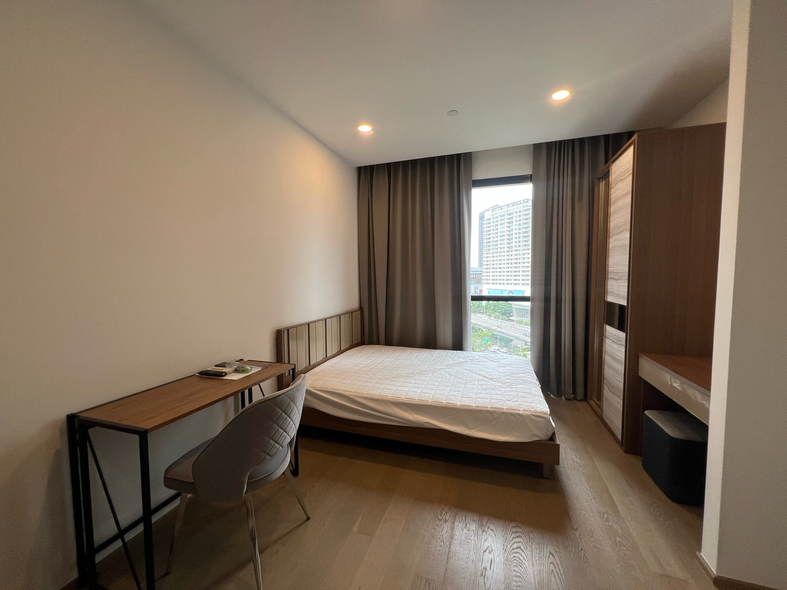 Ashton Chula Silom for rent, size 24 square meters. There are complete electrical appliances.Price 21,000 baht. If interested, call 0614162636. – รูปที่ 2