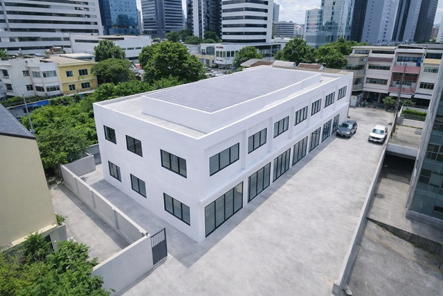 BTS Surasak Silom BTS Saint Louis 850m. The Bangkok Sathorn 120m. 2-story commercial building almost half Rai (160 sq.wa) 6units 4beds 4baths parking for 8cars. Showrooms. 119,999 THB. – รูปที่ 2