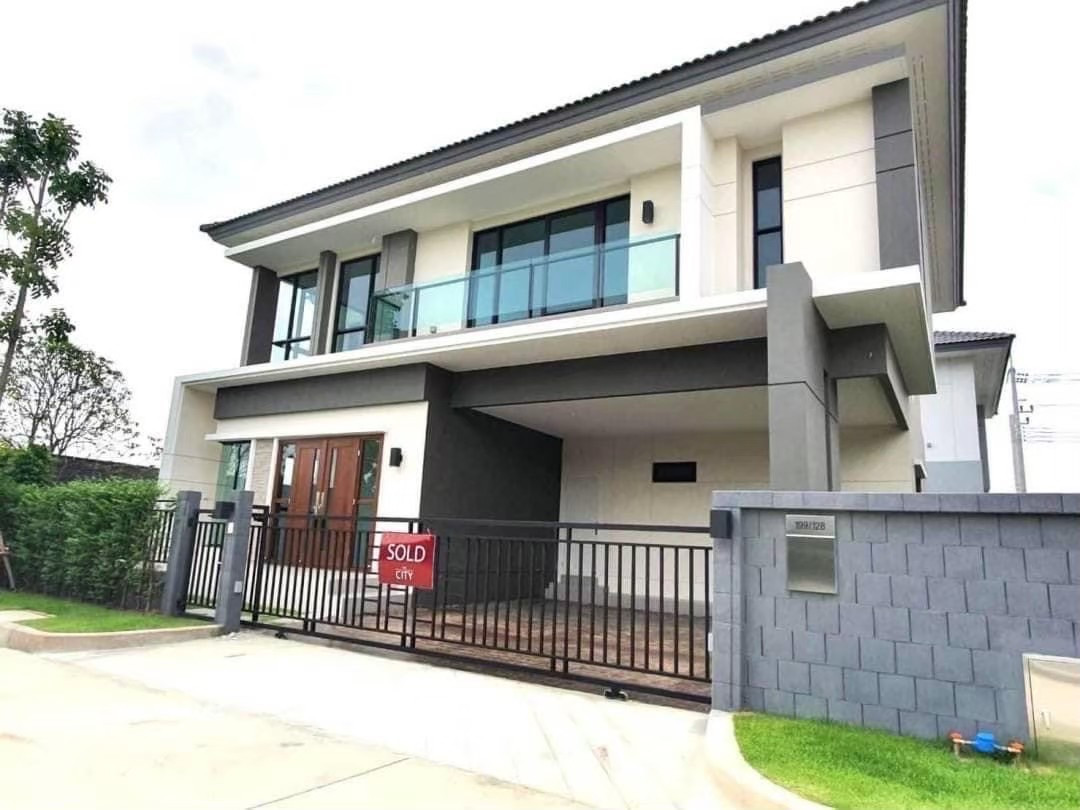 Selling below market! Single detached house on the corner of THE CITY Ratchaphruek - Suan Phak, new house, never lived in, close to the expressway 5 minutes. Selling below market! Single detached house on the corner of THE CITY Ratchaphruek - Suan Phak, new house, never lived in, close to the expressway 5 minutes.