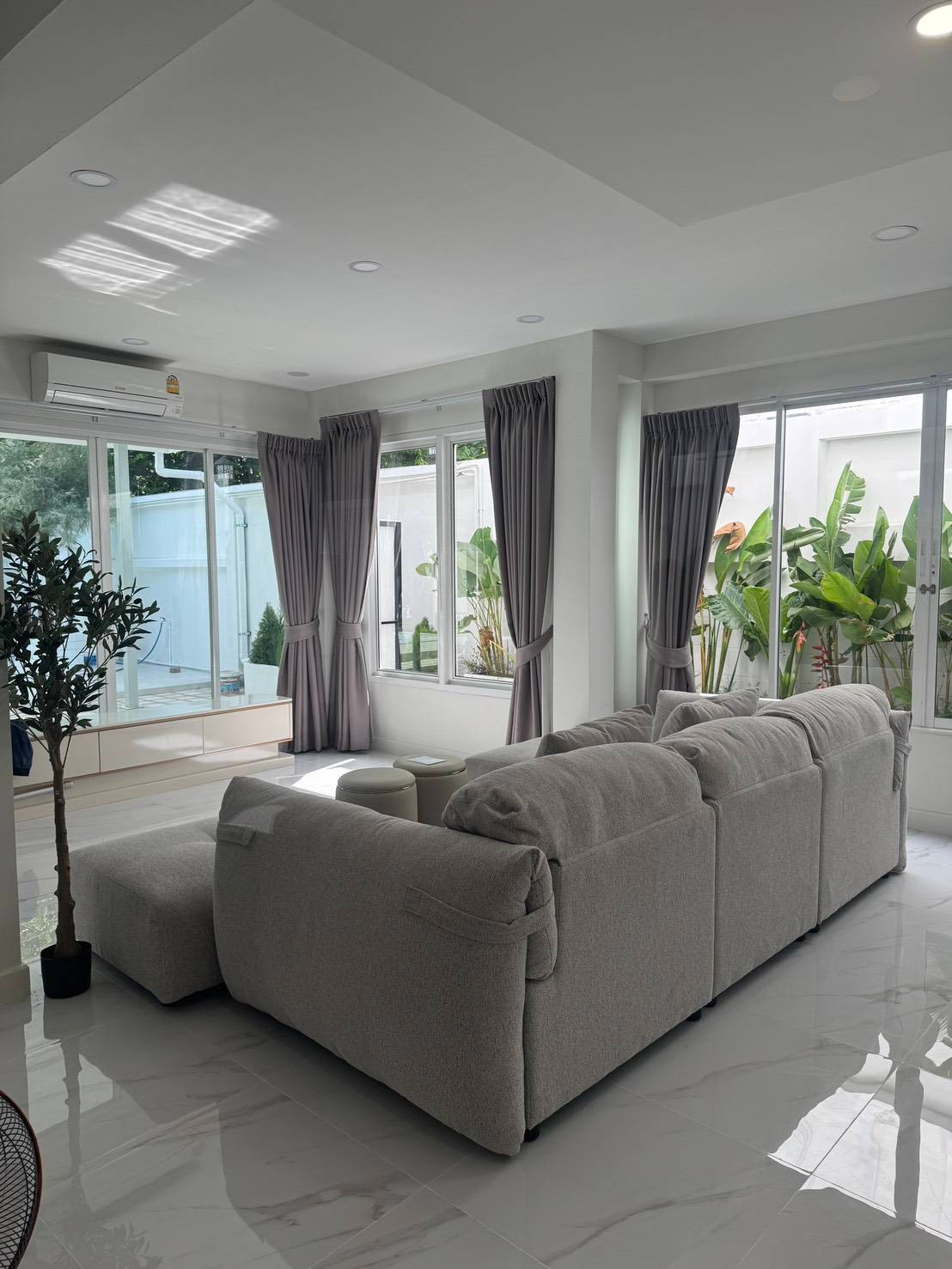 Single house for rent With swimming pool, Sukhumvit 54, near BTS On Nut, only 800 meters | Newly renovated, ready to move in Tel. 084-694-8888 Single house for rent, Sukhumvit, house for rent, Phra Khanong Single house for rent With swimming pool, Sukhumvit 54, near BTS On Nut, only 800 meters | Newly renovated, ready to move in Tel. 084-694-8888 Single house for rent, Sukhumvit, house for rent, Phra Khanong