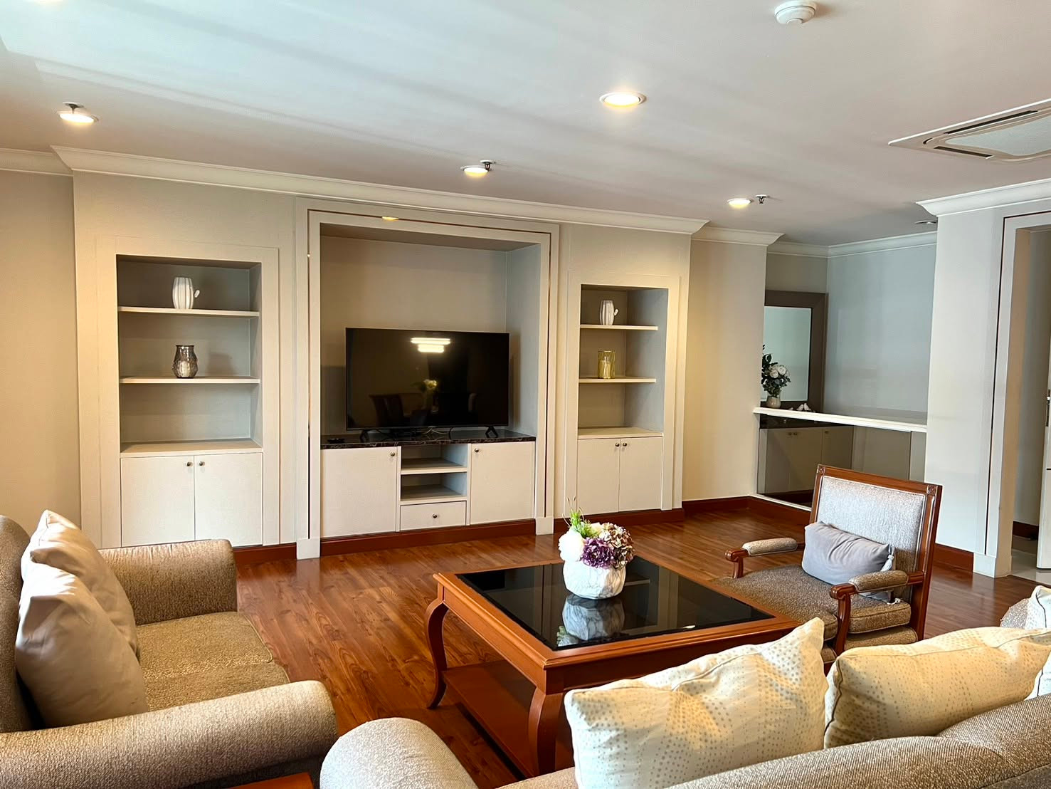 G.P. Grande Tower Sukumvit 23 for rent 220 sqm 3 beds 3 baths 90,000 per month