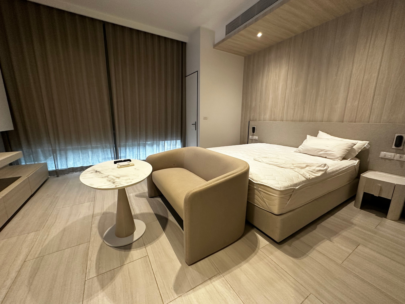Rare Unit! SCOPE Promsri 1 Bedroom, fully furnished, good furniture, clear ceiling, ready to move in, 38,500 baht. Rare Unit! SCOPE Promsri 1 Bedroom, fully furnished, good furniture, clear ceiling, ready to move in, 38,500 baht.