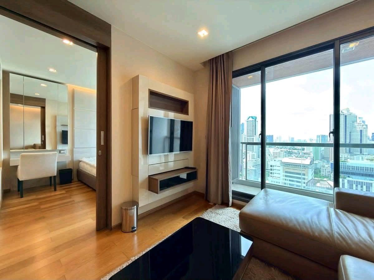 ✨ Luxury condo in the heart of Sathorn, beautiful city view, best atmosphere, convenient transportation, near BTS St. Louis.