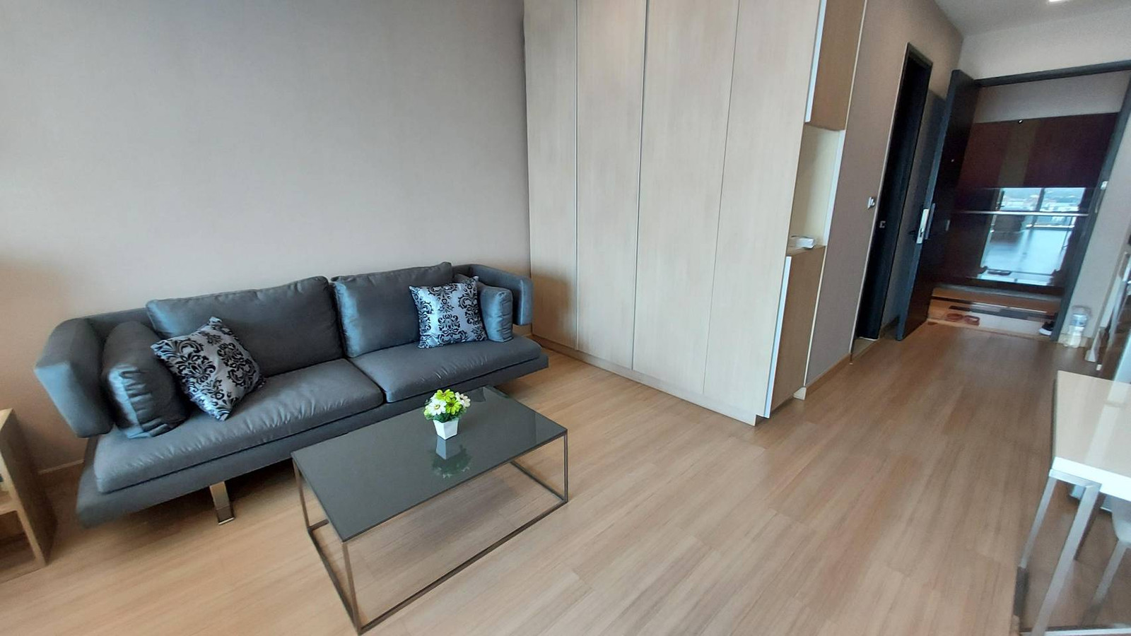 [Rental]  Sky Walk Condominium – 19,000 THB/Month  Move-in ready studio on 27th floor located at the heart of Phra Khanong.