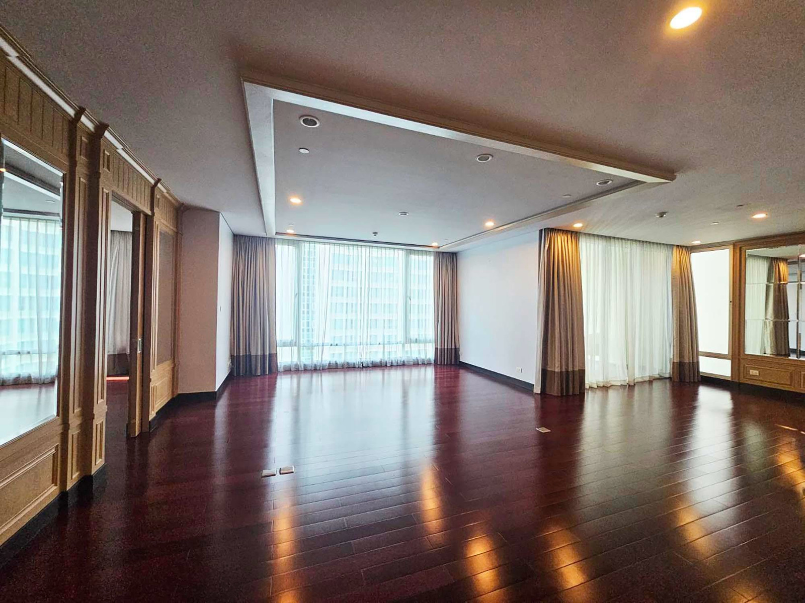 LTHC16015 - Luxury Condo for Rent Chidlom | The Park Chidlom | Near BTS Chidlom | 160K/Month | คอนโดหรูให้เช่า เดอะ พาร์ค ชิดลม