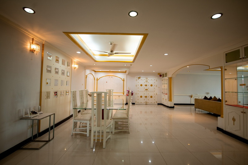 Condo for rent, newly renovated, 3 bedrooms, Soi Ekkamai 12