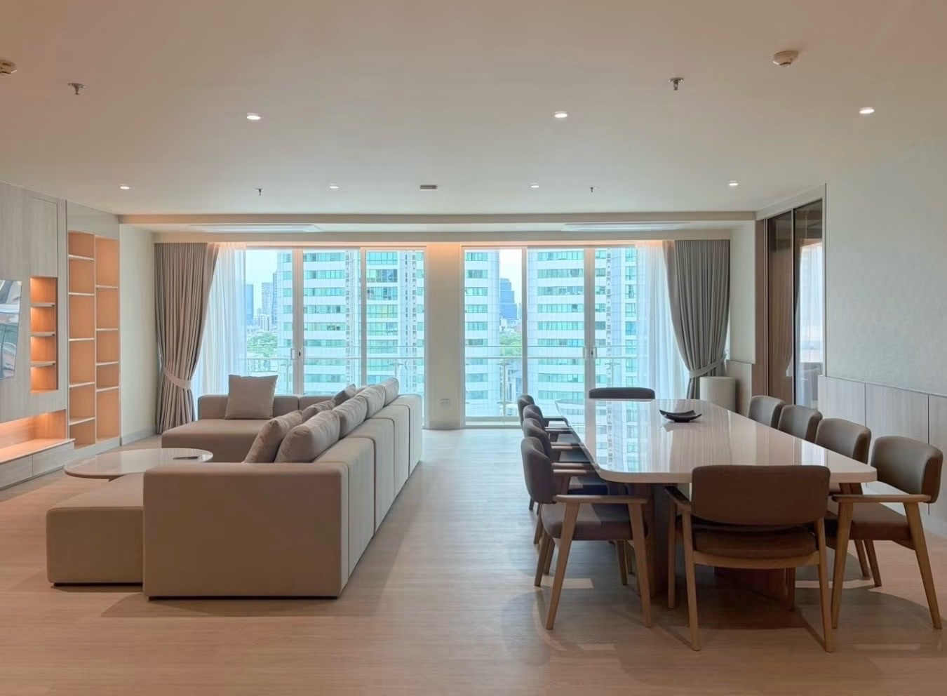 Expat Luxury Apartment | Sukhumvit 20 | 310 Sq.m. | Pet Friendly | Near BTS