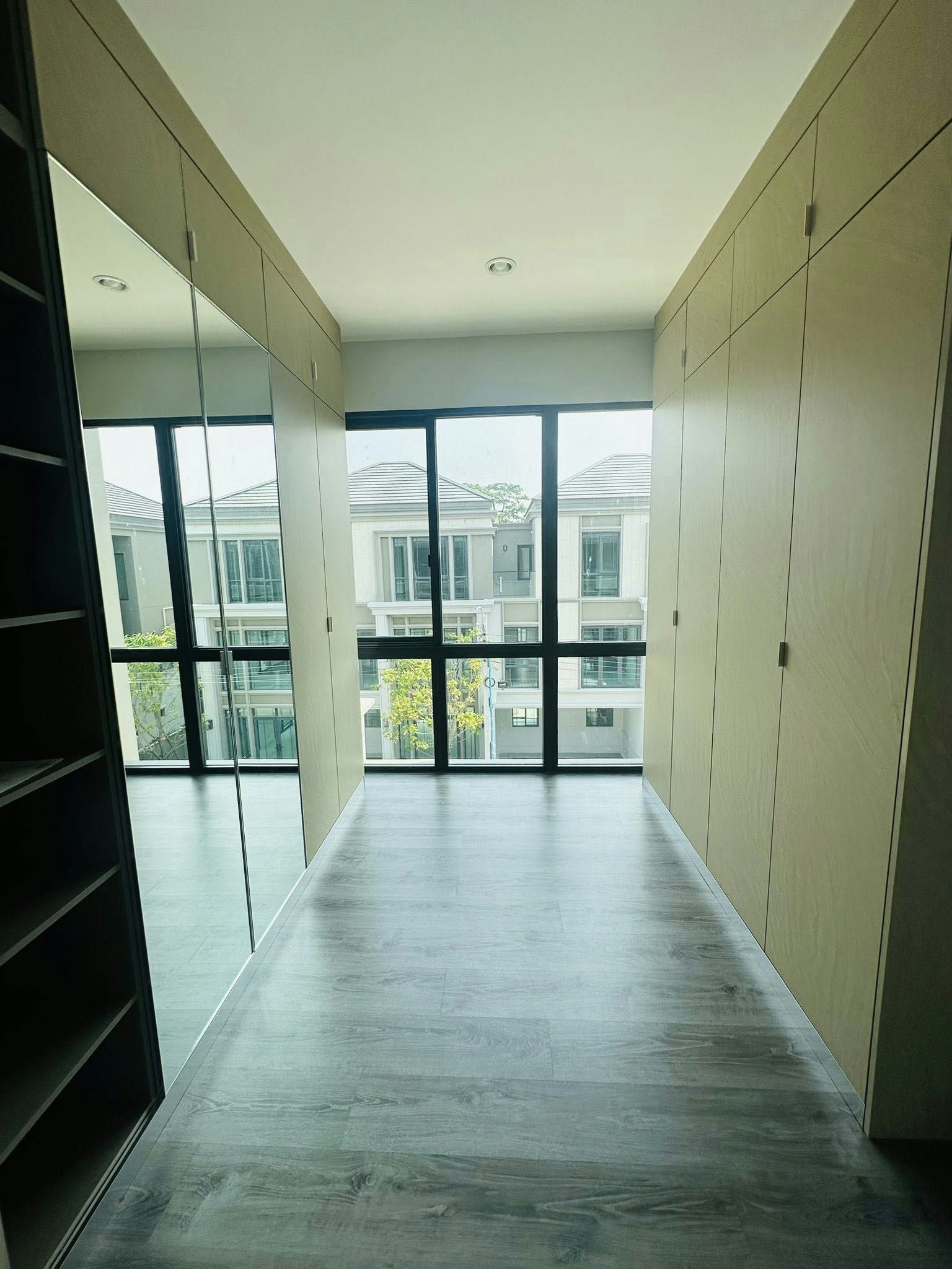 Baan Klang Muang Classe Sukhumvit 77 – รูปที่ 4
