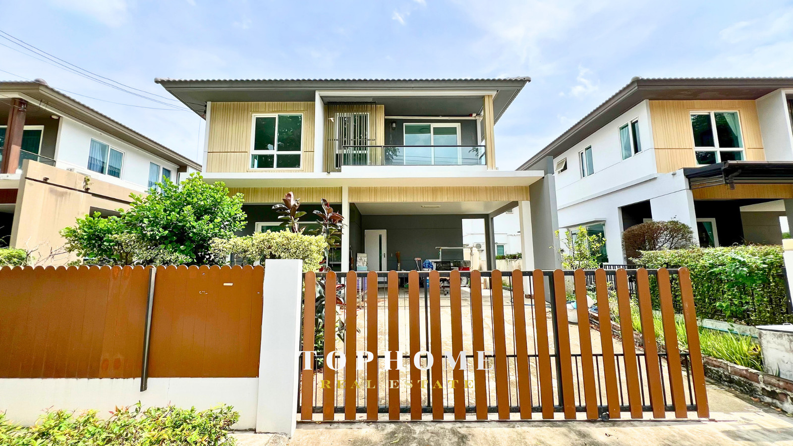 🔥🏡 ขายด่วน! บ้านเดี่ยว 2 ชั้น หมู่บ้านพฤกษ์ลดา สุวรรณภูมิ บ้านแบบ Rosewood Type (แบบใหญ่สุด) ติดถนนเมน หน้า Club House ไม่มีเสียงเครื่องบินขึ้น-ลง
