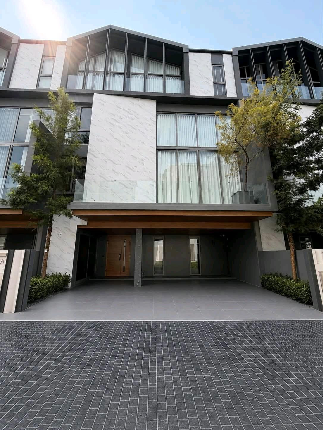🔥🔥🔥TOPIC : For rent, 4-story luxury house with private elevator | Sukhumvit 54 | near BTS 🔥🔥🔥TOPIC : For rent, 4-story luxury house with private elevator | Sukhumvit 54 | near BTS