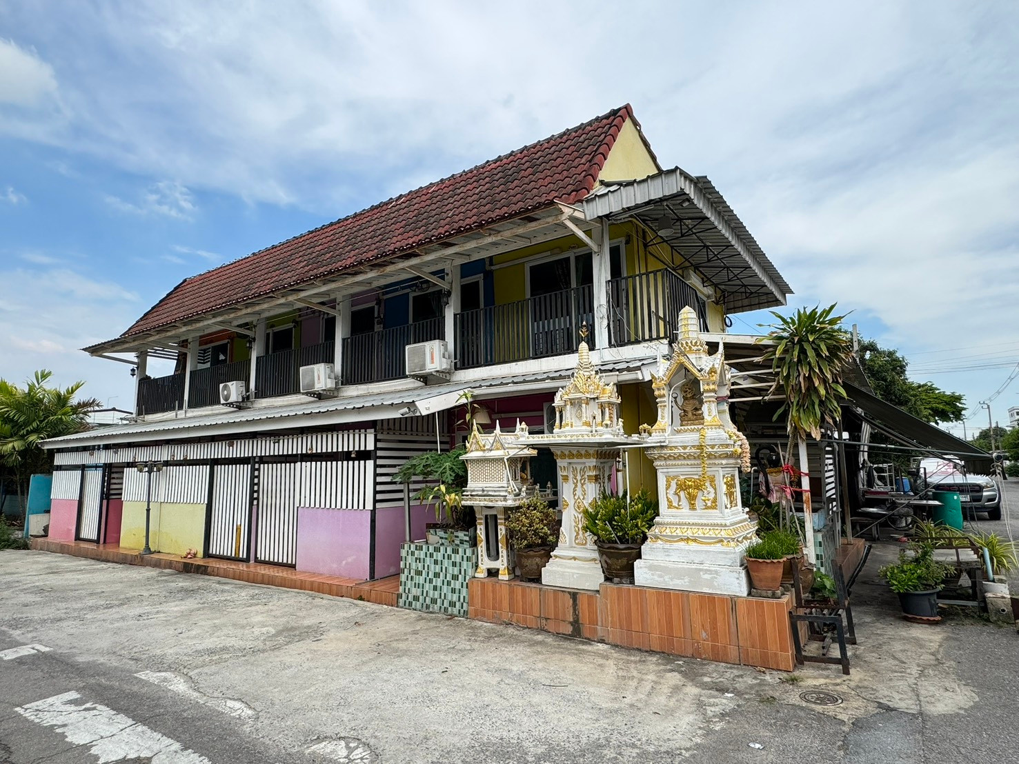 2-story detached house for rent, opposite Don Mueang Airport. For permission to open as Airbnb to accept foreign tourists. 2-story detached house for rent, opposite Don Mueang Airport. For permission to open as Airbnb to accept foreign tourists.