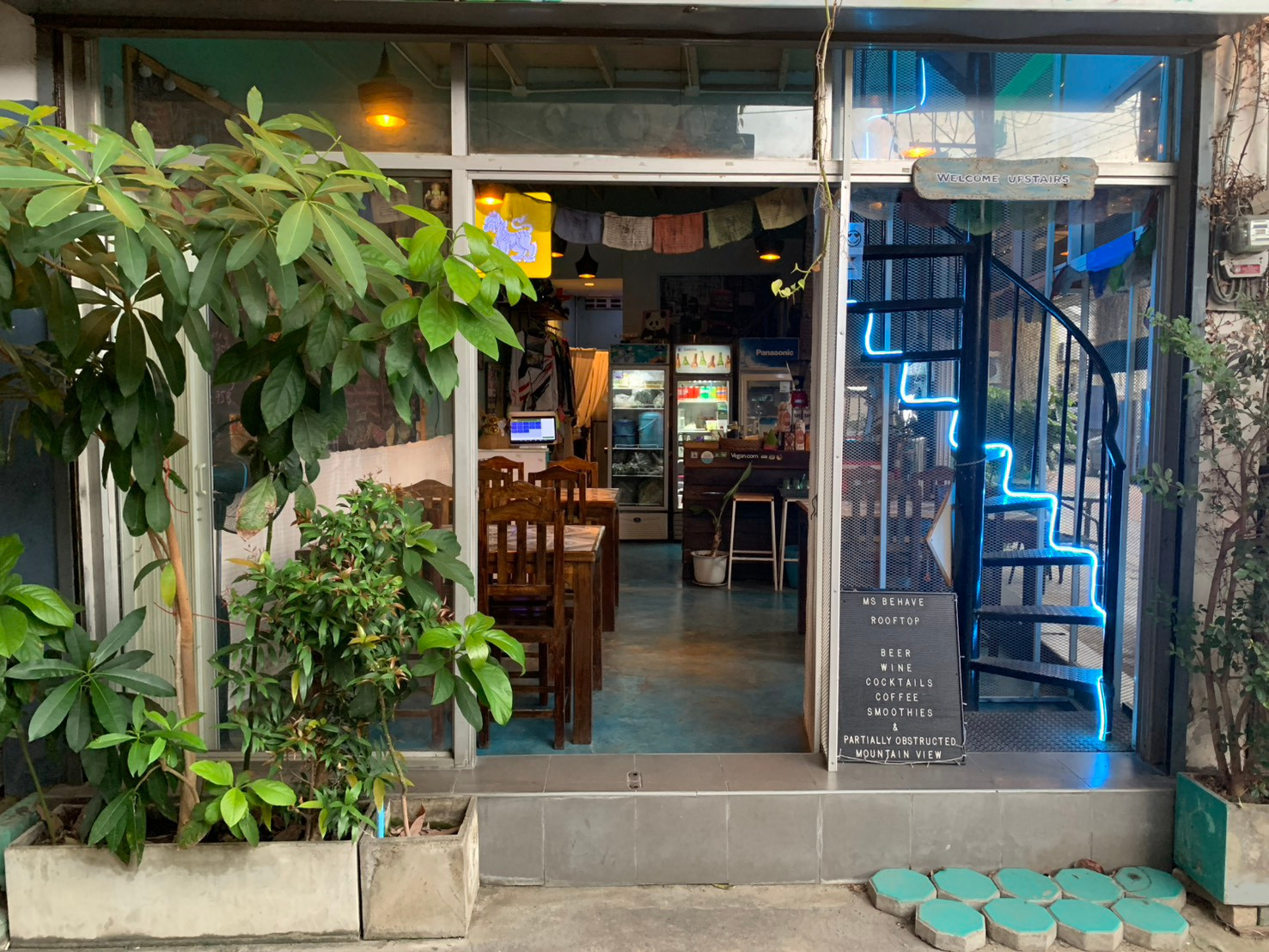 เซ้งกิจการร้านอาหาร พร้อม Rooftop Bar 3 ชั้น ย่านเมืองเก่าเชียงใหม่ ทำเลทอง ใกล้ประตูท่าแพ พร้อมอุปกรณ์ครบ – รูปที่ 3