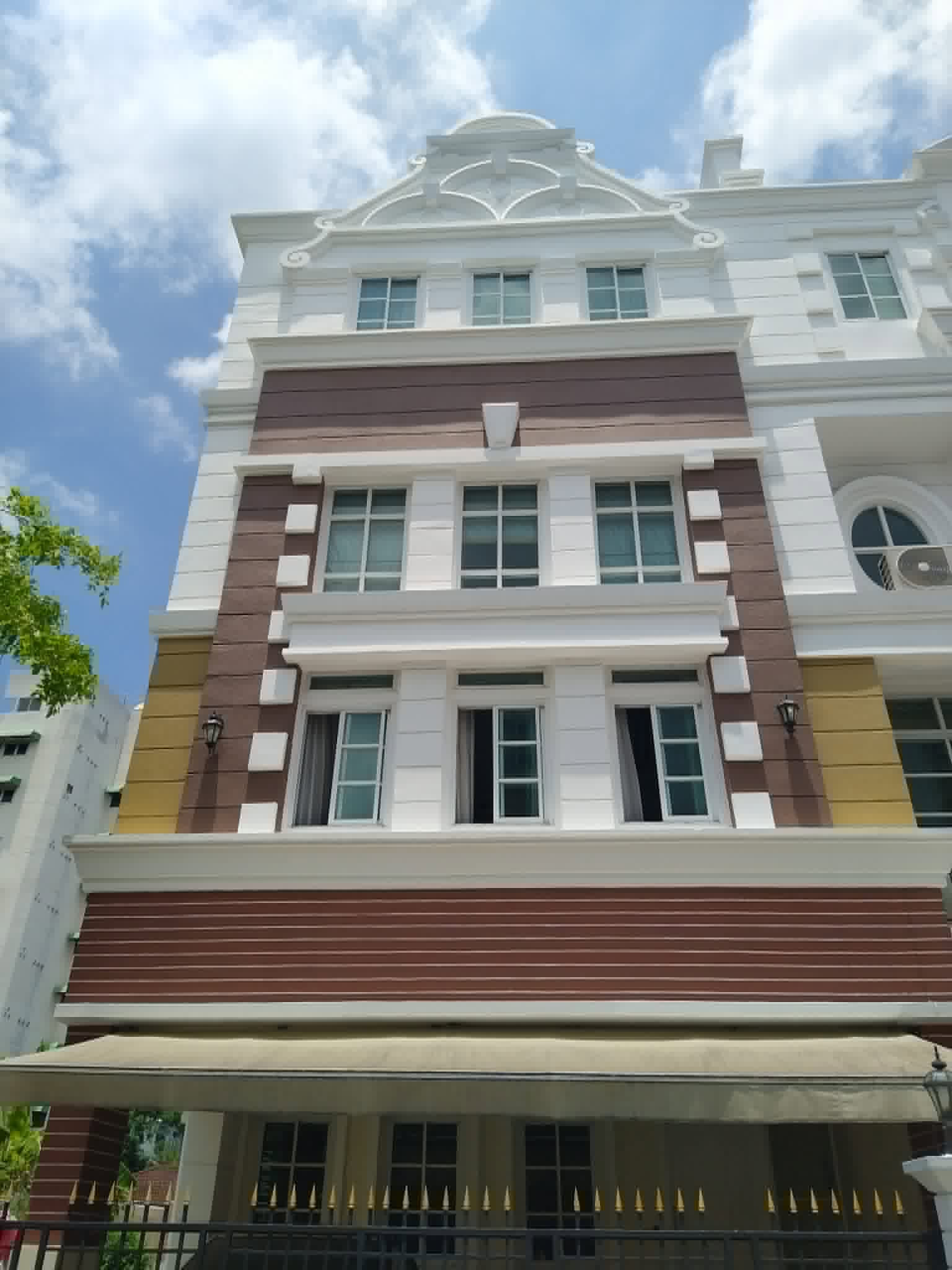หลังมุม 37.1ตร.วา 3นอน4น้ำ ทาวน์โฮม 4 ชั้น Plus City Park สุขุมวิท 101/1 หลังมุม 37.1ตร.วา 3นอน4น้ำ ทาวน์โฮม 4 ชั้น Plus City Park สุขุมวิท 101/1