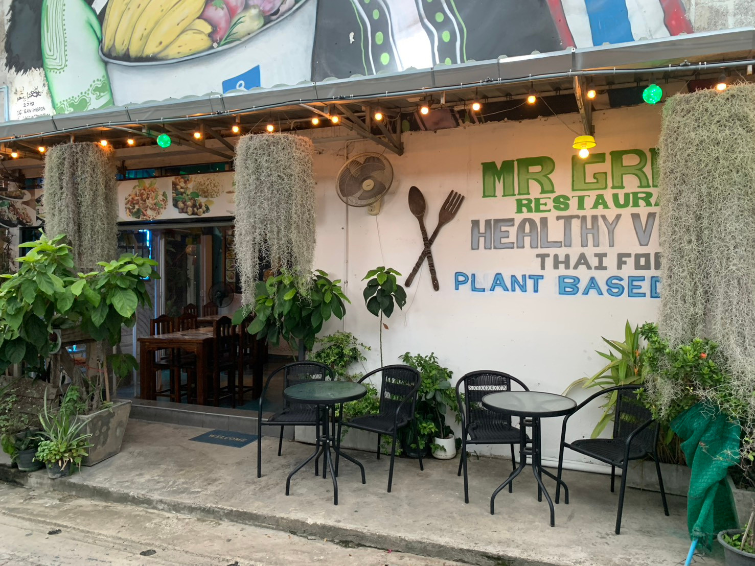 เซ้งกิจการร้านอาหาร พร้อม Rooftop Bar 3 ชั้น ย่านเมืองเก่าเชียงใหม่ ทำเลทอง ใกล้ประตูท่าแพ พร้อมอุปกรณ์ครบ – รูปที่ 2