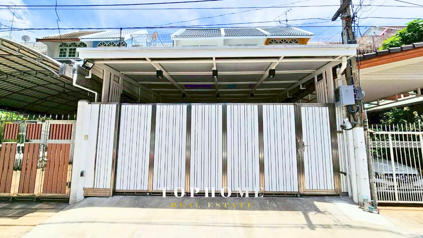 🔥 ขายด่วน! ทาวน์โฮม 3.5 ชั้น รีโนเวทใหม่ทั้งหลัง ซอยสาธุประดิษฐ์ 40 ทำเลกลางเมือง พร้อมเข้าอยู่ 🔥 – รูปที่ 2