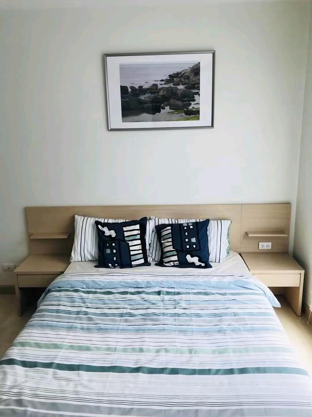 🚇 Location next to MRT Ratchadaphisek, convenient travel, close to shopping and restaurants in the Ratchada area. 🚇 Location next to MRT Ratchadaphisek, convenient travel, close to shopping and restaurants in the Ratchada area.