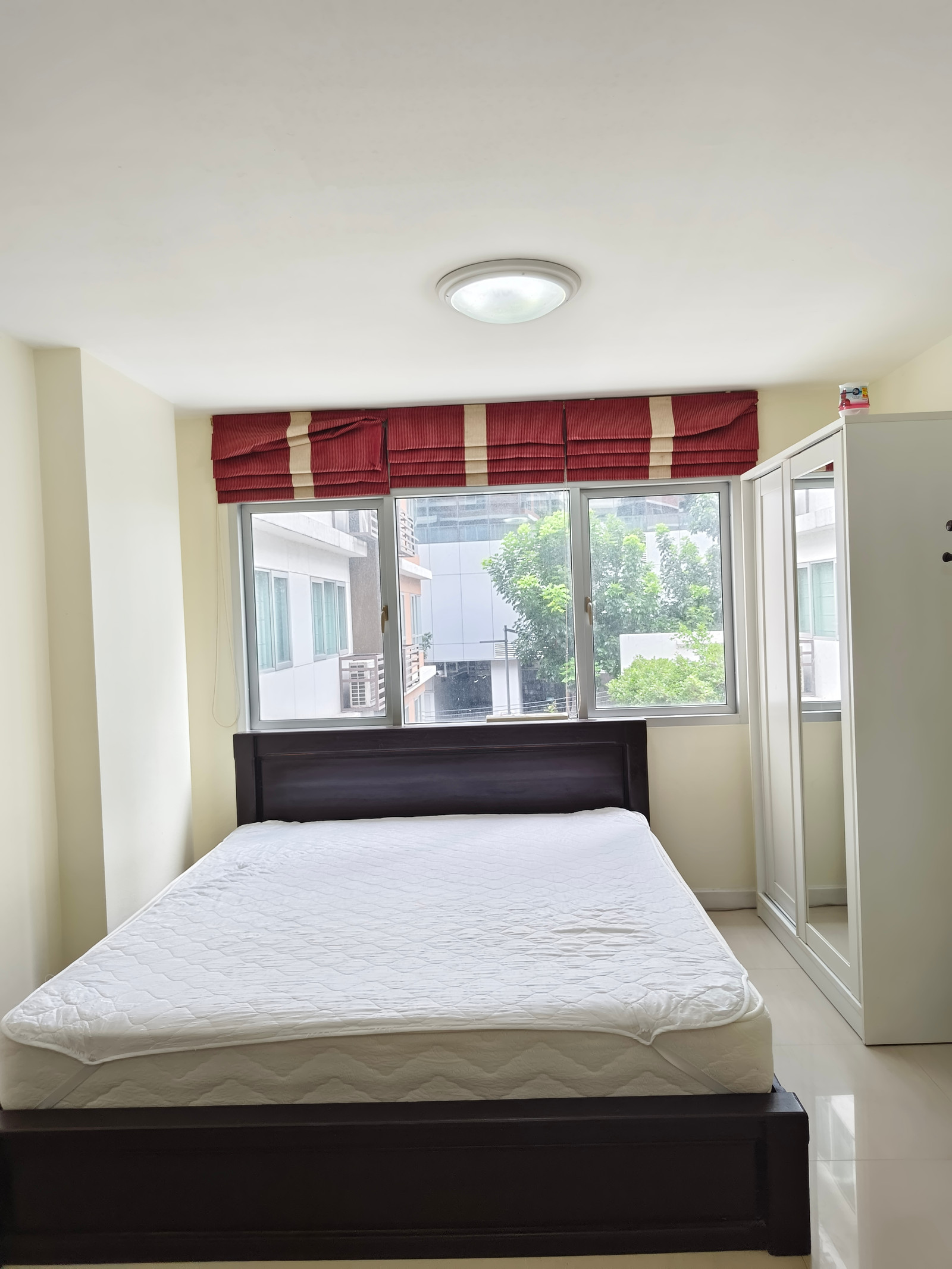 ให้เช่าด่วน คอนโด รีบปล่อย Condo One Thonglor (คอนโด วัน ทองหล่อ) ราคา 14,900 บาท ขนาด 30 ตร.ม. ชั้น 3 วิวสระว่ายน้ำ – รูปที่ 3