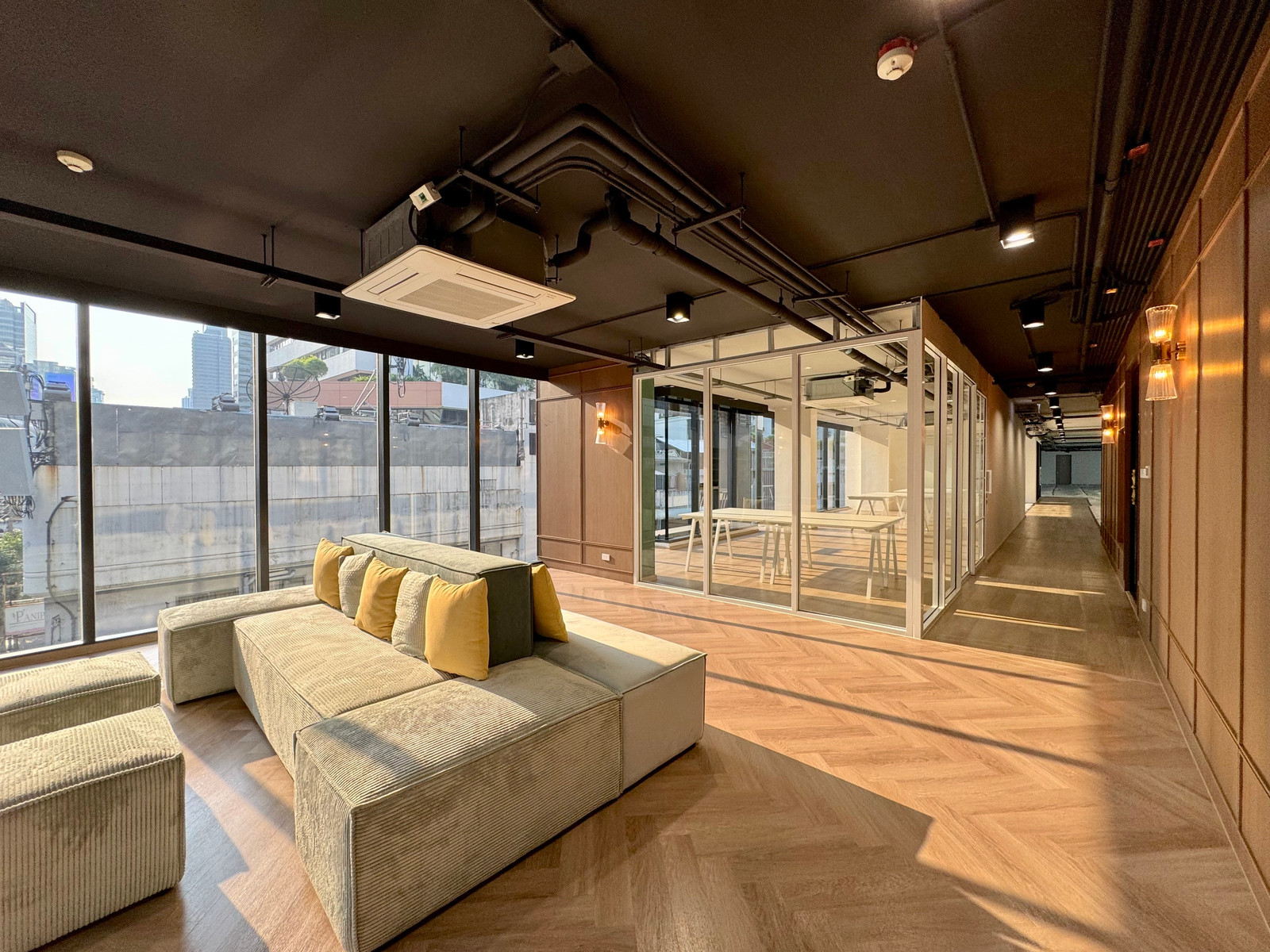 New Boutique Office, Air Con 24hr, 300m to BTS Chong Nonsi New Boutique Office, Air Con 24hr, 300m to BTS Chong Nonsi