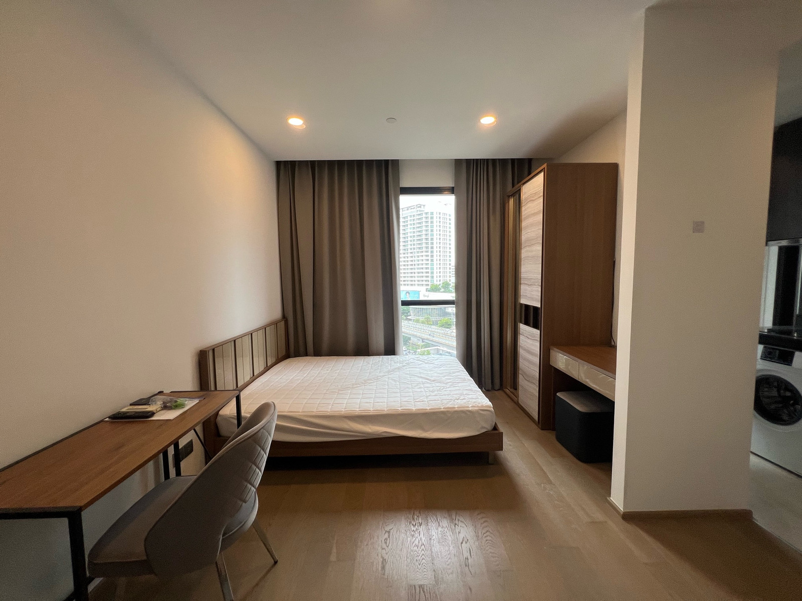 Ashton Chula Silom ปล่อยเช่าขนาด 24 ตารางเมตร มีเครื่องใช้ไฟฟ้าครบราคา 21,000 บาท สนใจโทร 0614162636 Ashton Chula Silom ปล่อยเช่าขนาด 24 ตารางเมตร มีเครื่องใช้ไฟฟ้าครบราคา 21,000 บาท สนใจโทร 0614162636
