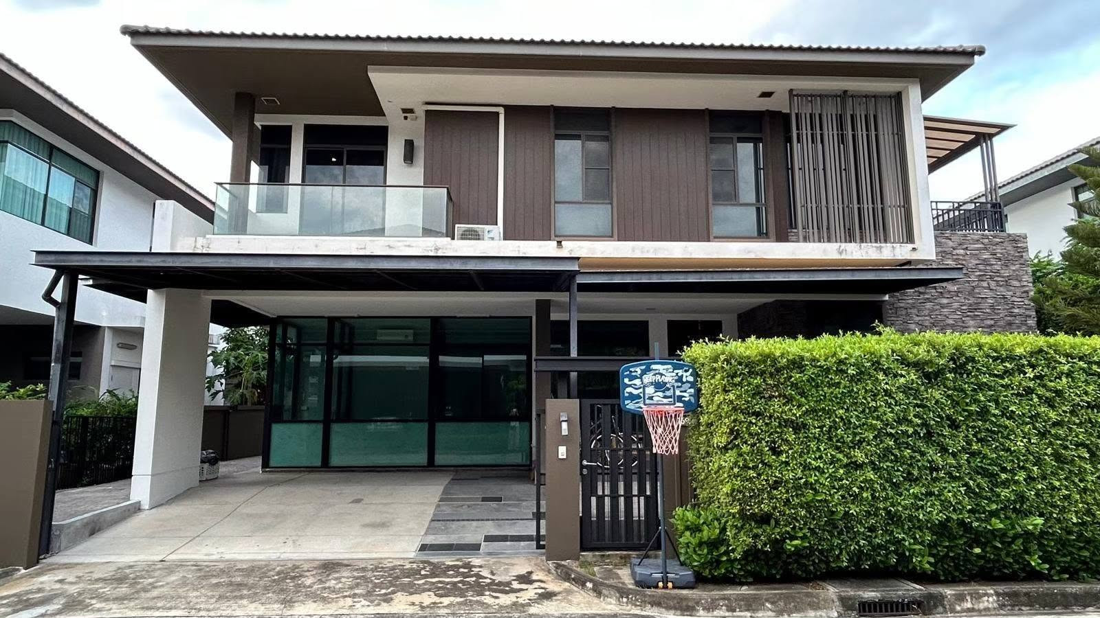 Single house for rent, Manthanakarn On Nut-Wongwaen 3, house near the clubhouse. Walk across the road to the central area. Ready to move in Single house for rent, Manthanakarn On Nut-Wongwaen 3, house near the clubhouse. Walk across the road to the central area. Ready to move in