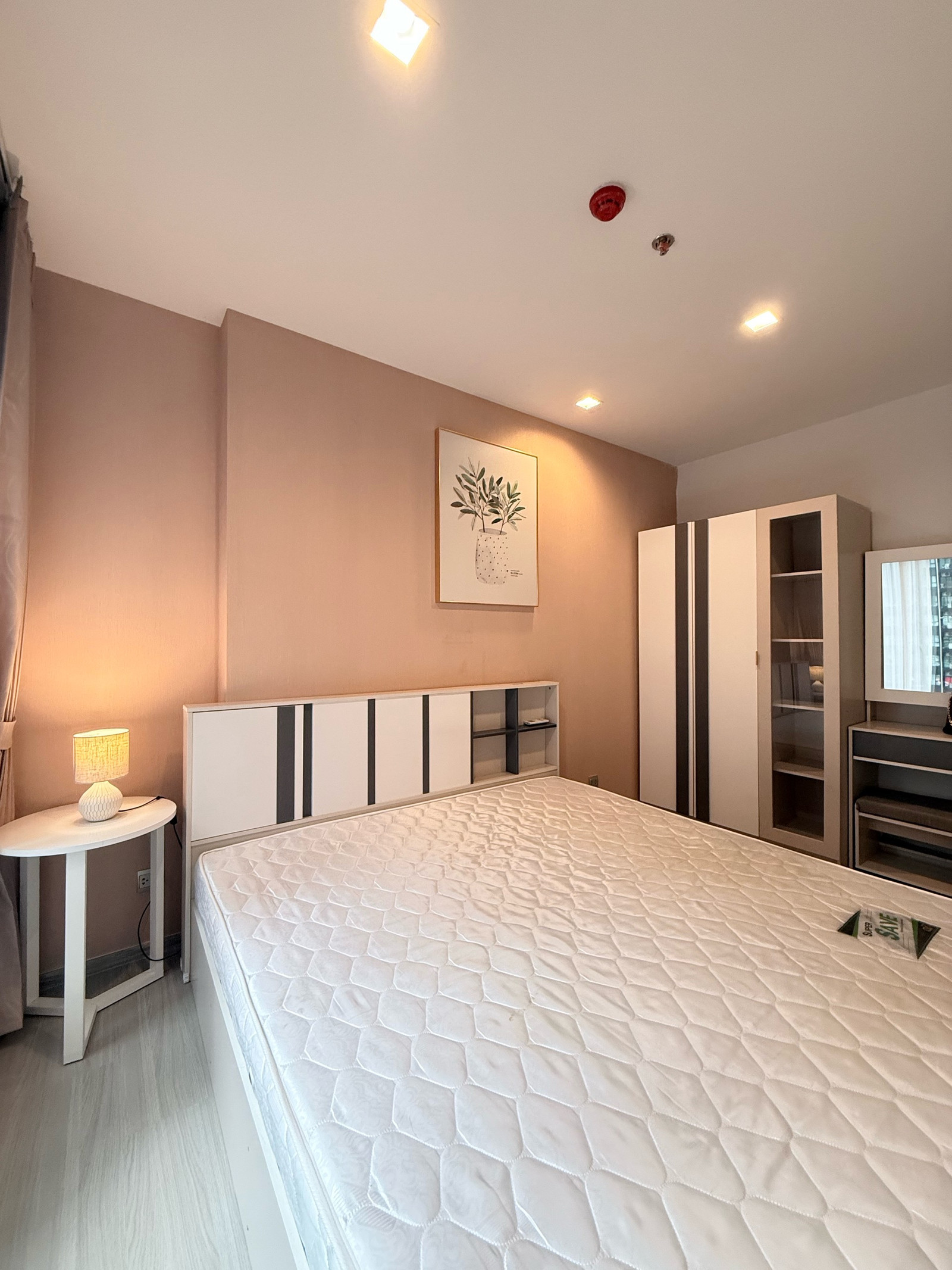 🏢 Life Asoke Hype 👫✨ ห้องใหญ่ 33 ตร.ม. อยู่สบายกว่าห้องมาตรฐาน | 🌇 ชั้น 22 วิวเมืองโปร่ง รับแสงธรรมชาติ | 🌿 ทำเล New CBD พระราม 9 พร้อม Sky Facilities และใกล้ MRT พระราม 9 🏢 Life Asoke Hype 👫✨ ห้องใหญ่ 33 ตร.ม. อยู่สบายกว่าห้องมาตรฐาน | 🌇 ชั้น 22 วิวเมืองโปร่ง รับแสงธรรมชาติ | 🌿 ทำเล New CBD พระราม 9 พร้อม Sky Facilities และใกล้ MRT พระราม 9