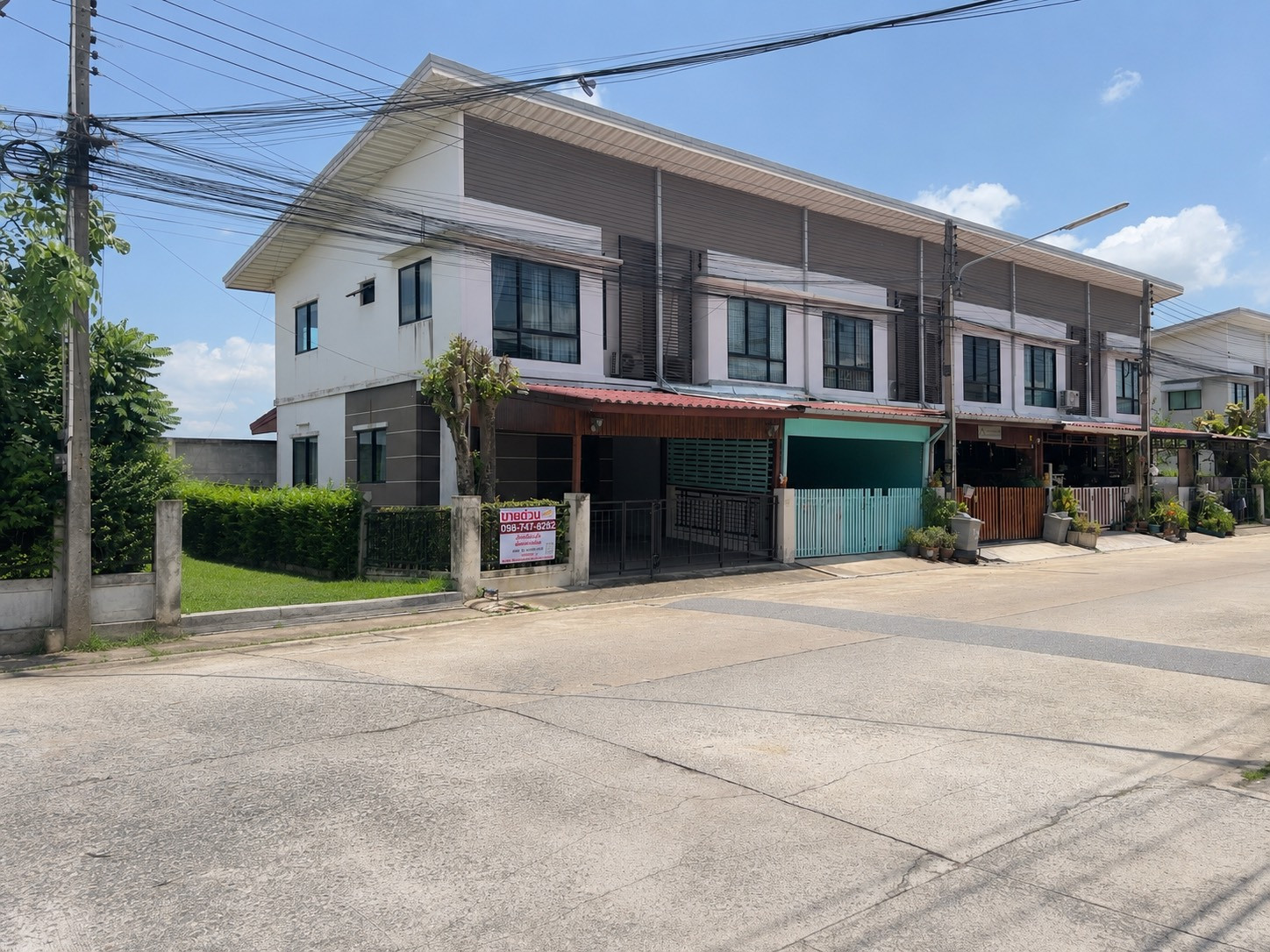 Townhome for sale, behind Modi Villa Village, Lat Krabang-Suvarnabhumi.