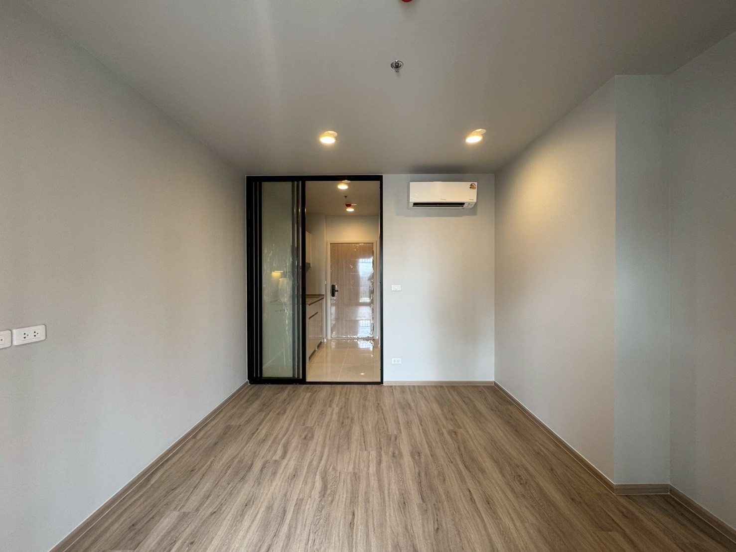 เปิดราคาพิเศษ 𝐂𝐮𝐥𝐭𝐮𝐫𝐞 𝐓𝐡𝐨𝐧𝐠𝐥𝐨𝐫 - 𝐒𝐭𝐮𝐝𝐢𝐨 𝟑.𝟖𝟗 𝐌𝐁* Siumplex จำนวนจำกัด ✨ ใกล้รถไฟฟ้า BTS ทองหล่อ โทรฝ่ายขาย 0845546165 – รูปที่ 3