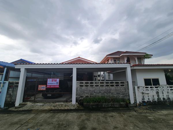 Single-storey detached house