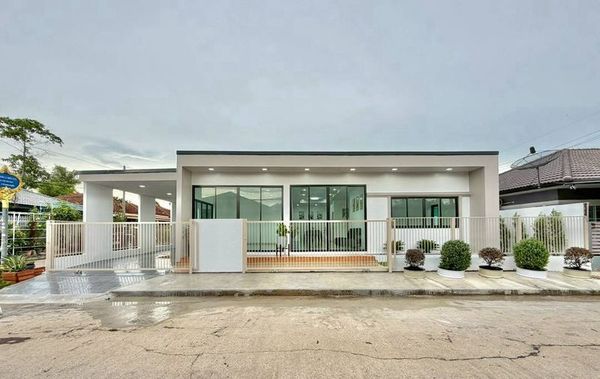 Single-storey townhouse for sale, corner unit, Pruksa Village 3, Soi 12/2, area 52 square wah, 4 bedrooms, Bang Khu Rat Subdistrict, Bang Bua Thong District. Nonthaburi Province